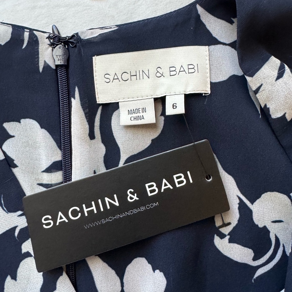 Sachin & Babi Jenny Floral Gown Navy Venetia Petal Size 6 NWT - Picture 11 of 14